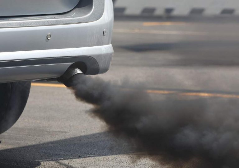Poluarea provocată de automobile depășește limitele OMS în toate capitalele UE și Londra