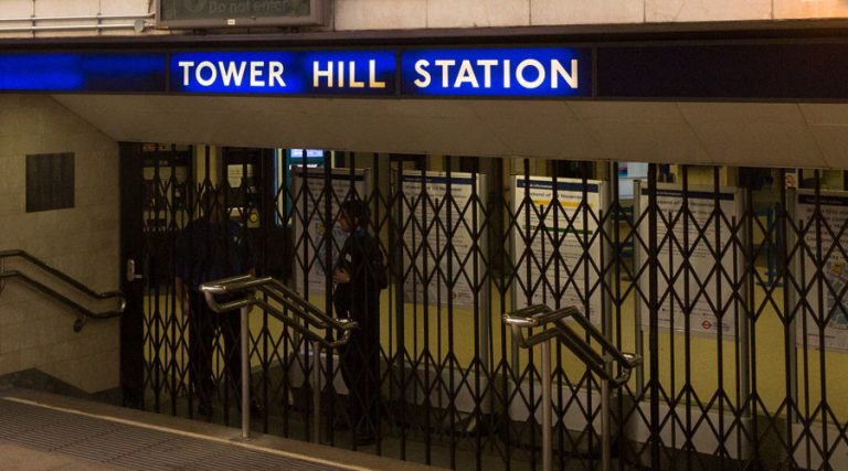 EXPLOZIA unui telefon mobil a determinat EVACUAREA unei staţii de metrou din Londra – FOTO/VIDEO