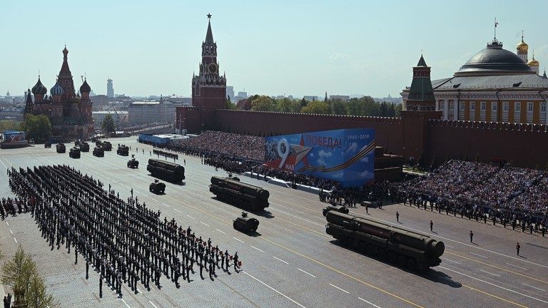 Paradă militară impresionantă în Piața Roșie (VIDEO): Rusia va continua să-și dezvolte potențialul de apărare (Putin)