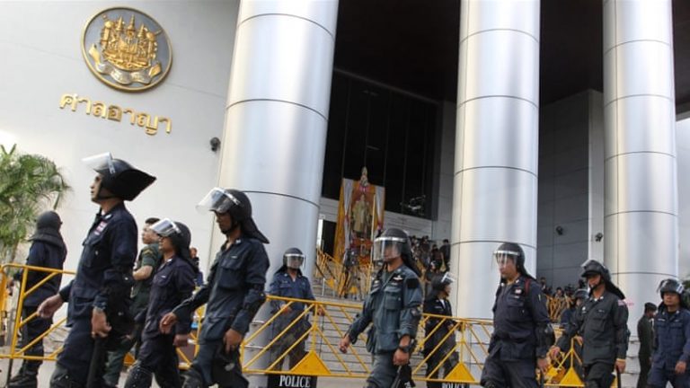 Trei thailandezi au dispărut după ce l-au insultat pe rege