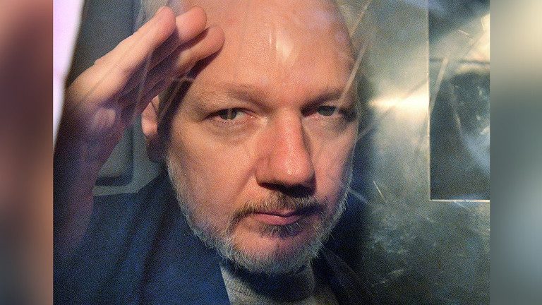 Cererea de extrădare a lui Julian Assange este dezbătută în UK