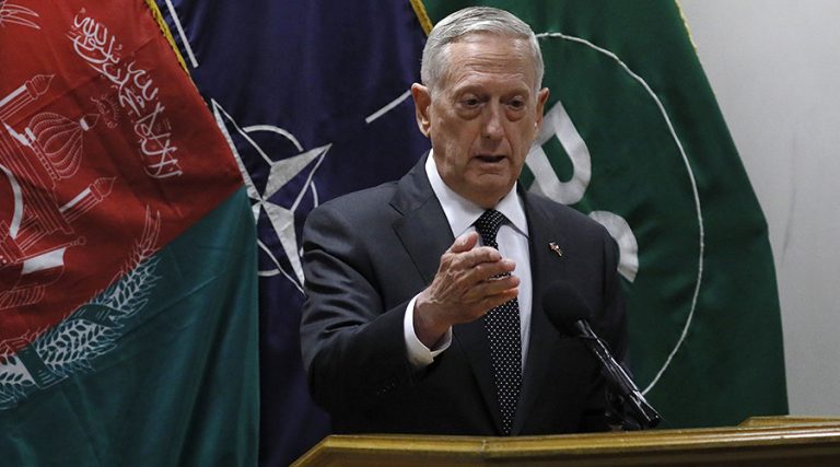 Şeful Pentagonului şi cel al NATO, vizaţi de un atac cu obuze pe aeroportul din Kabul