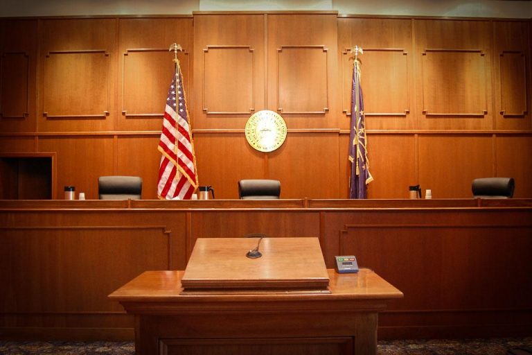 Un judecător american îi obligă pe părinţi să-şi despăgubească fiul în vârstă de 42 de ani, după ce i-au aruncat colecţia de materiale porno