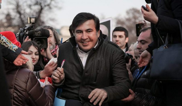 Mihail Saakaşvili s-a întors la Kiev după ce i s-a redat cetăţenia ucraineană