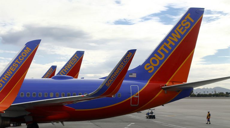 Southwest Airlines NU-şi va concedia angajaţii nevaccinaţi: ‘Nu are sens!’