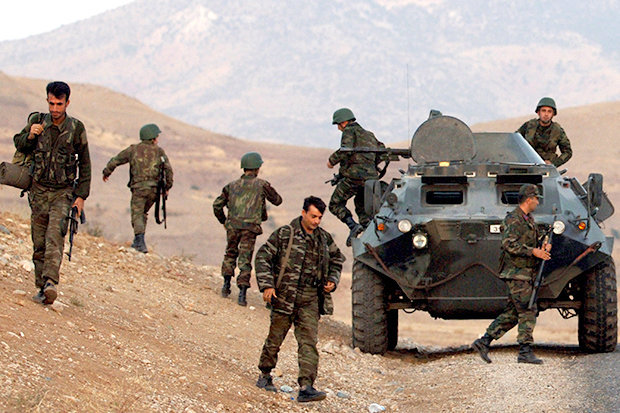 Turcia a declanşat o operaţiune militară în nordul Siriei