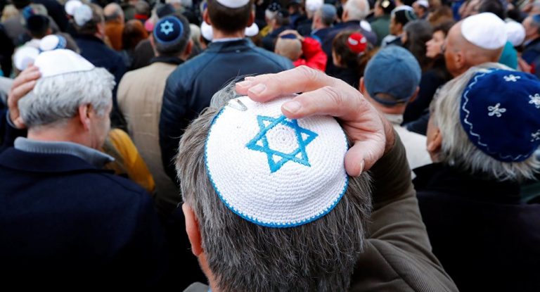 Descurajarea evreilor germani să poarte kippah ridică mari semne de întrebare la Washington