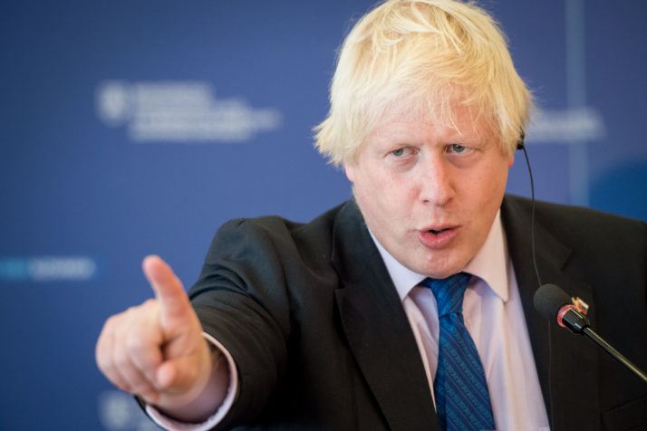 Boris Johnson neagă că ar fi indus-o în eroare pe regina în legătură cu suspendarea Parlamentului