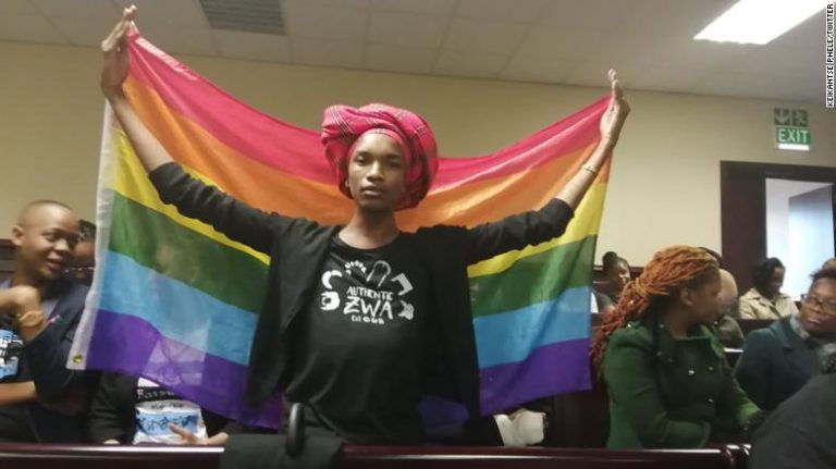 Cel mai democratic stat din Africa scoate homosexualitatea de sub incidenţa penală
