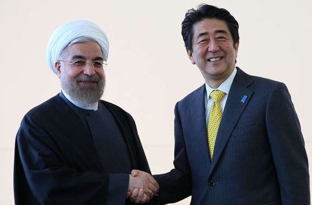 Shinzo Abe ajunge la Teheran, fiind primul premier nipon care vizitează Iranul în ultimii 41 de ani