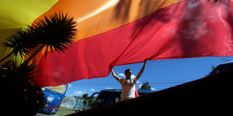 Ecuadorul dă undă verde căsătoriilor gay