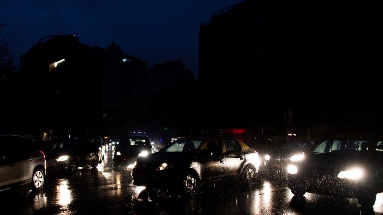Libanul a rămas sâmbătă fără energie electrică la nivel naţional din cauza lipsei de carburanţi