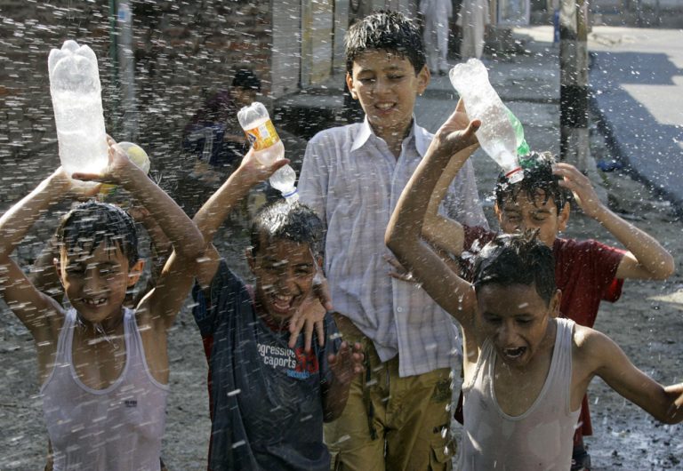 Școli închise în mai multe regiuni din India din cauza unui val de căldură