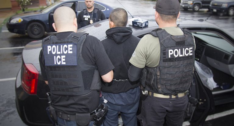 Razie de amploare în Mississippi (VIDEO): ICE a arestat sute de imigranţi ilegali!