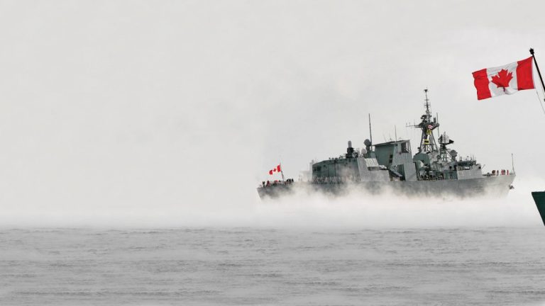 Canada vrea să-şi consolideze prezenţa militare în Arctica