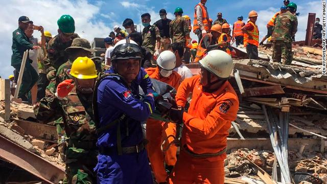 UPDATE: Clădire prăbuşită în Cambodgia: 28 de oameni au murit! – VIDEO