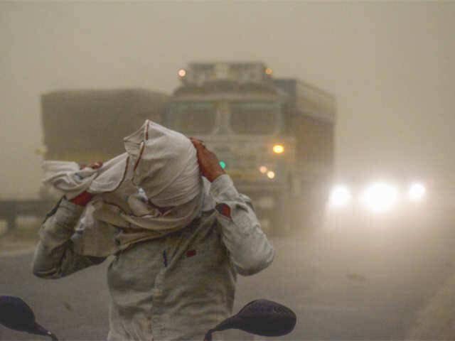 Furtunile fac prăpăd în India. Cel puţin 41 de persoane au murit!