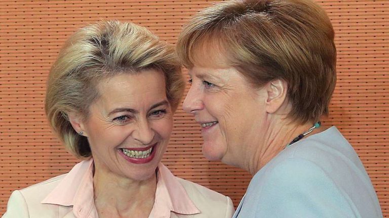 Merkel o felicită pe von der Leyen: Va fi o şefă europeană convinsă şi convingătoare a Comisiei Europene