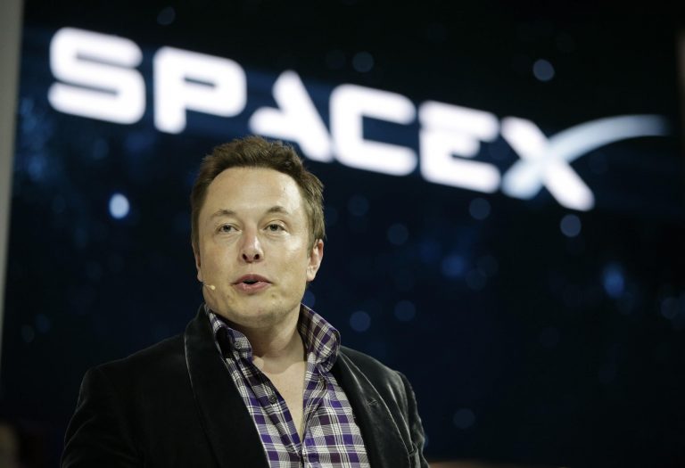 Elon Musk promite un zbor orbital în acest an pentru mega-racheta Starship
