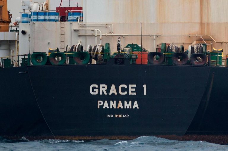 Cei patru ofiţeri ai petrolierului iranian arestați în Gibraltar au fost eliberaţi