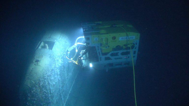 Submarinul scufundat în Marea Barents emite radiații ce depășesc cu peste 100.000 de ori limitele normale