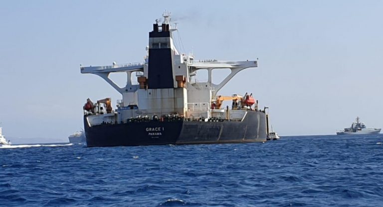 Marea Britanie ELIBEREAZĂ petrolierul iranian din Gibraltar