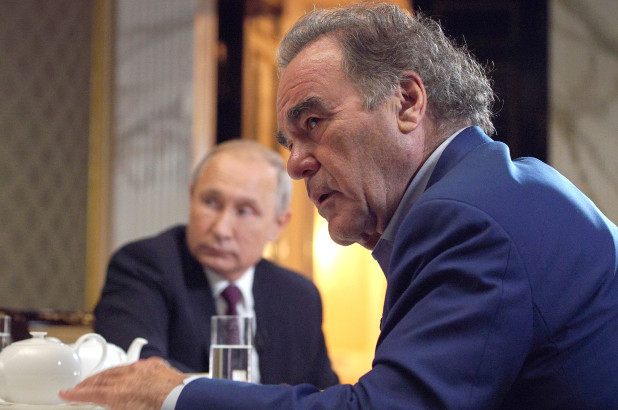 Regizorul Oliver Stone: ‘Putin este un mare lider pentru ţara sa’
