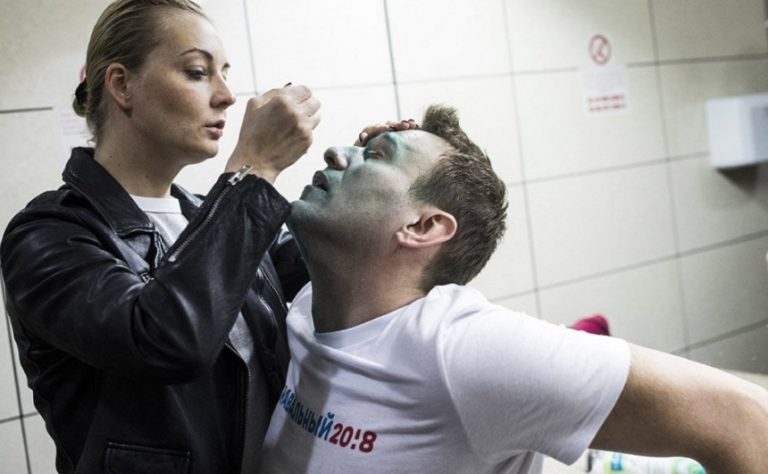 Ruşii BAGATELIZEAZĂ otrăvirea lui Navalnîi: ‘Avea pancreatită!’