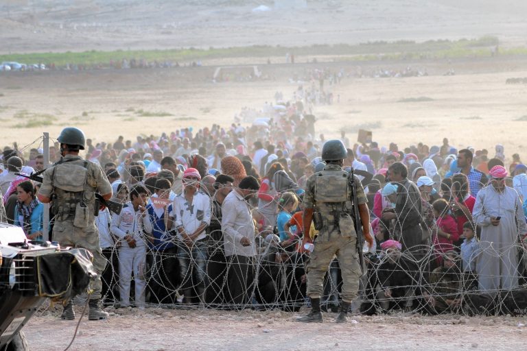 ONU îşi exprimă preocuparea’ în legătură cu soarta a mii de refugiaţi sirieni blocaţi la graniţa cu Iordania