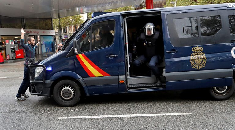 Spania: Poliţia a arestat trei tineri care administrau un site neonazist