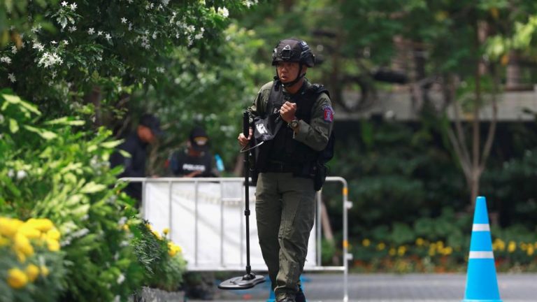 Cel puţin un mort şi zeci de răniţi după ce o bombă a explodat într-o secţie de poliţie din sudul Thailandei