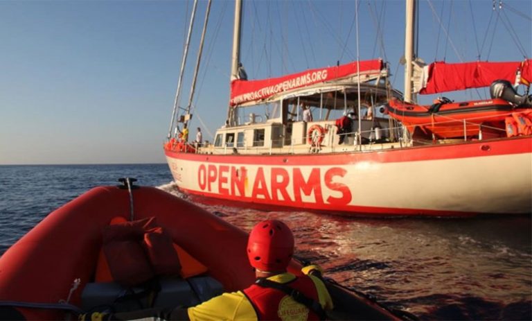 Justiţia italiană ordonă debarcarea migranţilor aflaţi pe nava Open Arms în Lampedusa