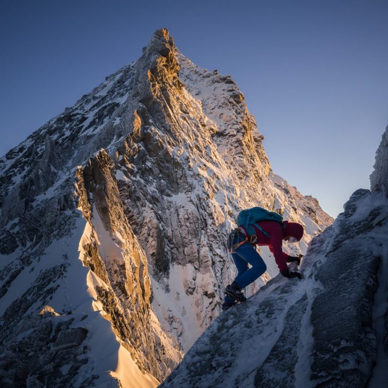 Un alpinist grec a murit pe un munte din Himalaya