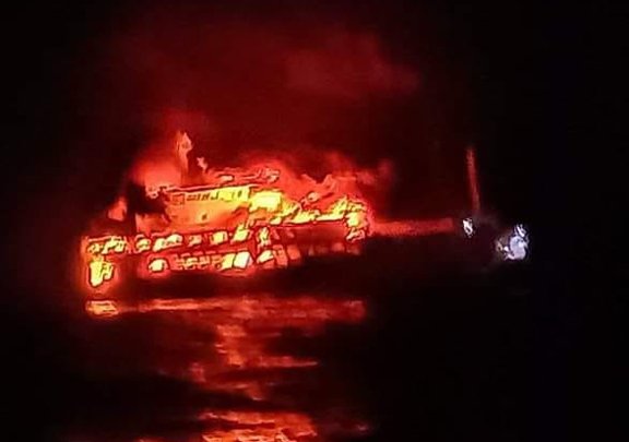 Incendiu puternic la bordul unui feribot: Cel puţin trei oameni au murit!