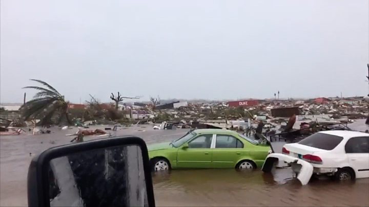 Uraganul Dorian a făcut un dezastru istoric în Bahamas: Cel puţin 20 de morţi!