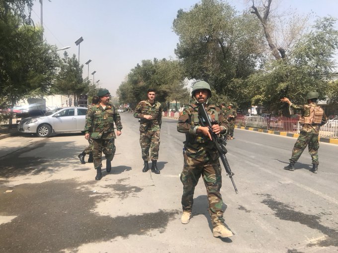 Atentat sinucigaş în vecinătatea cartierului general al NATO din Kabul – VIDEO