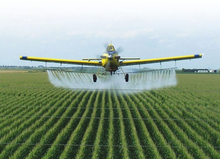 Ambiţiile UE privind pesticidele sustenabile pun fermierii europeni într-o poziţie dificilă