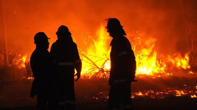 Încă un pompier, răpus de incendiile de vegetaţie din estul Australiei