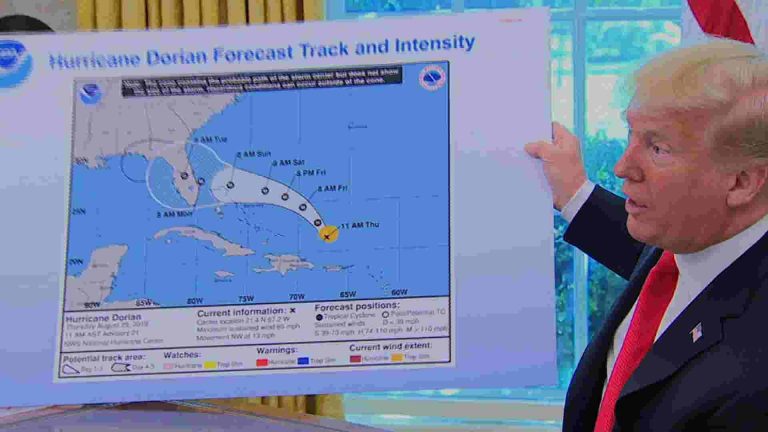 NOAA a minţit în legătură cu traseul unui uragan pentru a nu-l contrazice pe Trump