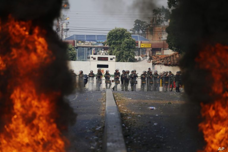 Frontiera  dintre Venezuela şi Columbia rămâne ÎNCHISĂ