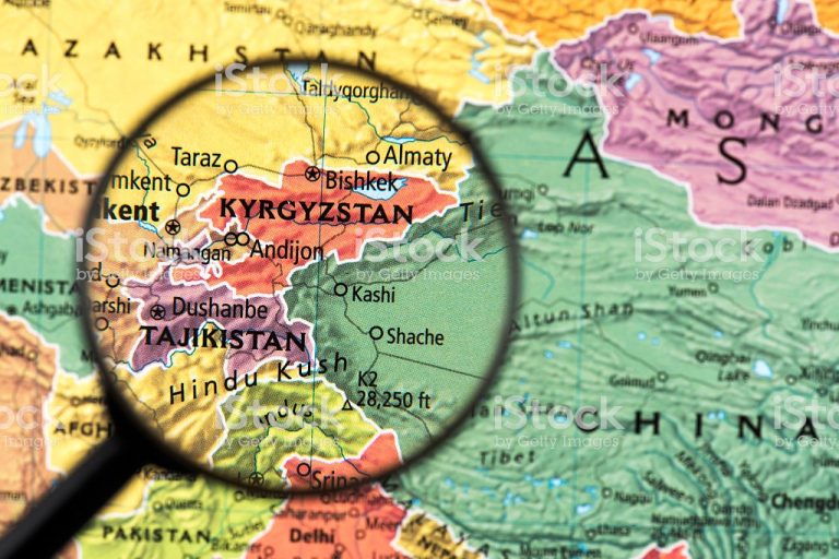 Kârgâzstanul a convenit o încetare a focului cu Tadjikistanul după ciocniri violente la frontieră