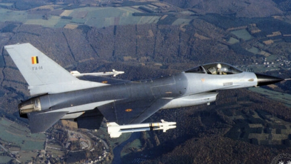 Prăbuşirea avionului F-16 belgian în Franţa: Militarii ‘au făcut totul pentru a evita zonele locuite’