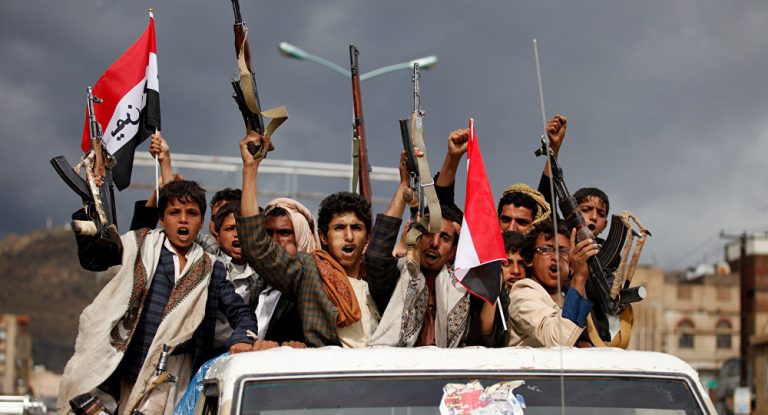 Rebelii houthi din Yemen au lansat luni rachete balistice spre Emiratele Arabe Unite şi Arabia Saudită