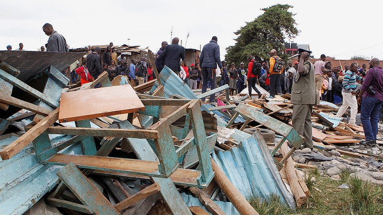 Șapte copii au murit striviți de acoperișul școlii în care învățau – VIDEO