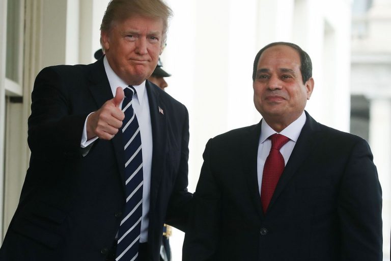Trump îl susține pe președintele egiptean ‘până-n pânzele albe’. 500 de oameni au fost arestați în toată țara!