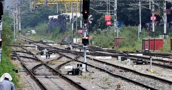 India : 25 de milioane de persoane au aplicat pentru 90.000 de posturi la căile ferate