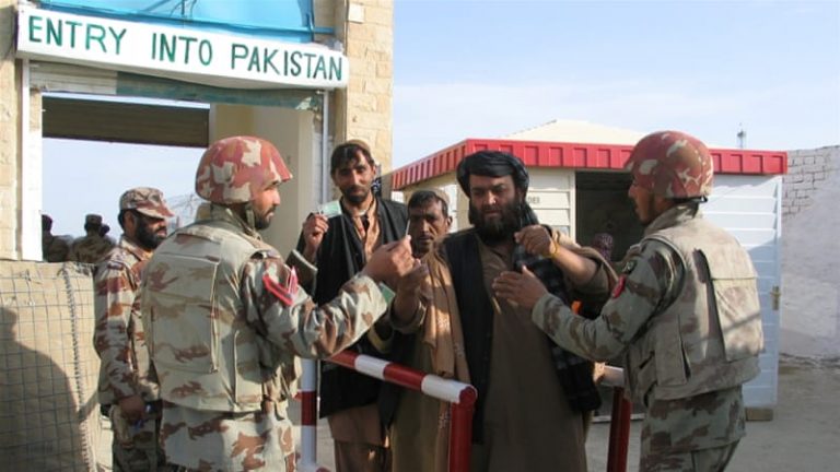 Pakistanul a redeschis un punct vamal important cu Afganistanul, într-o zonă controlată de talibani
