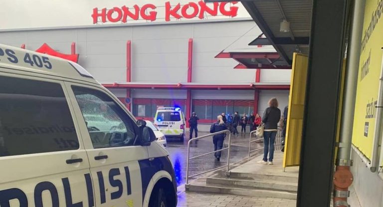 Incident armat într-un mall din Finlanda! Poliţia anunţă că cel puţin un om a fost ucis – FOTO