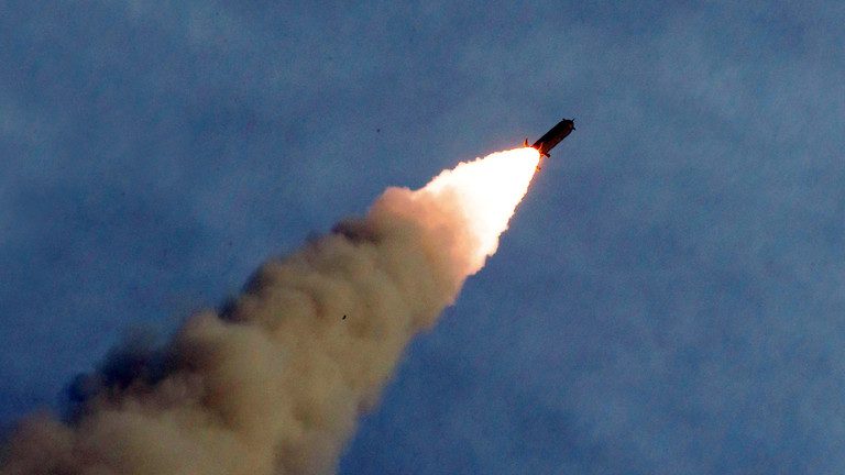 Phenianul lansează o nouă rachetă şi inflamează spiritele la Seul şi Tokyo