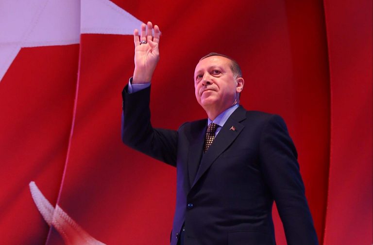 Partidul lui Erdogan a făcut 16 ani. Liderul de la Ankara se gândeşte deja la alegerile din 2019